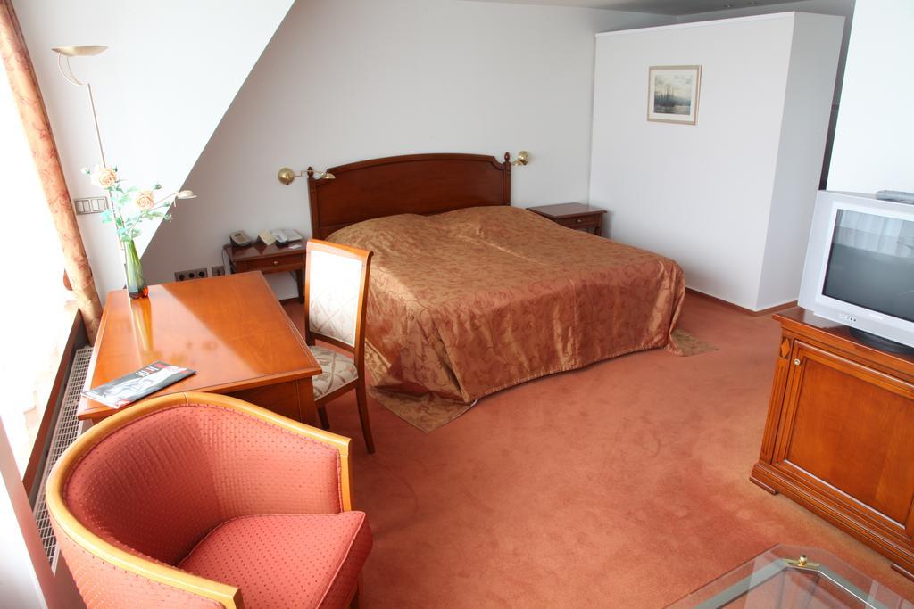 Hotel Waffenschmiede Kiel Ruang foto