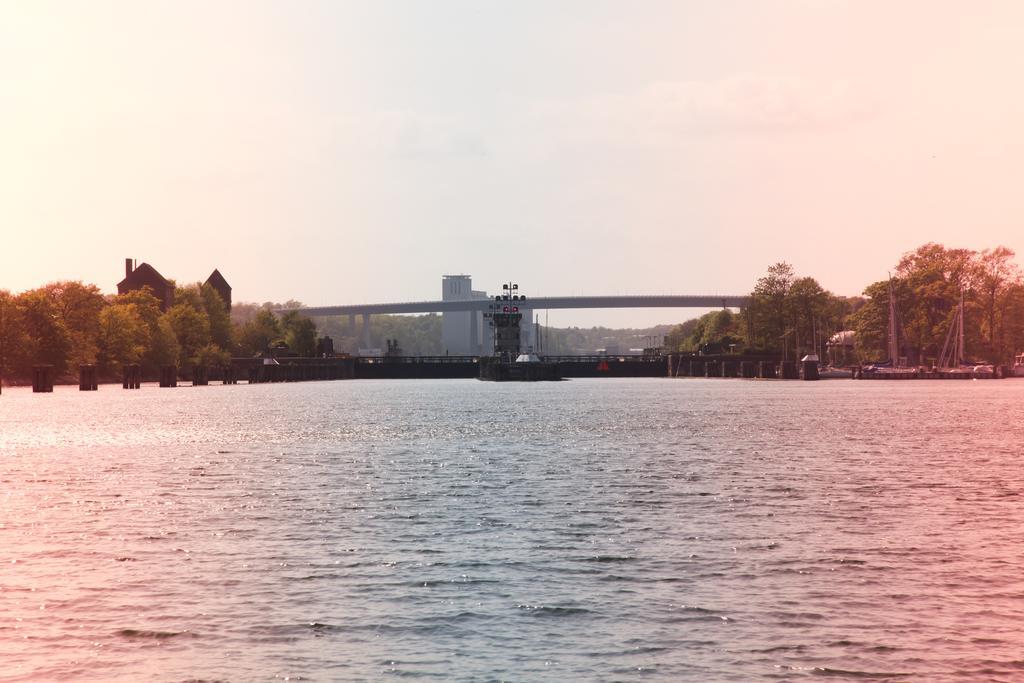Hotel Waffenschmiede Kiel Bagian luar foto